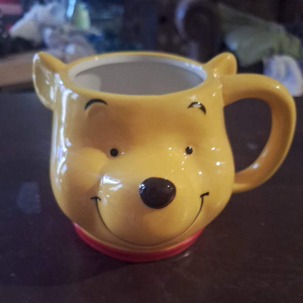 New Officially Licensed Disney Winnie the Pooh Face 20 Ounce Ceramic Coffee Mug